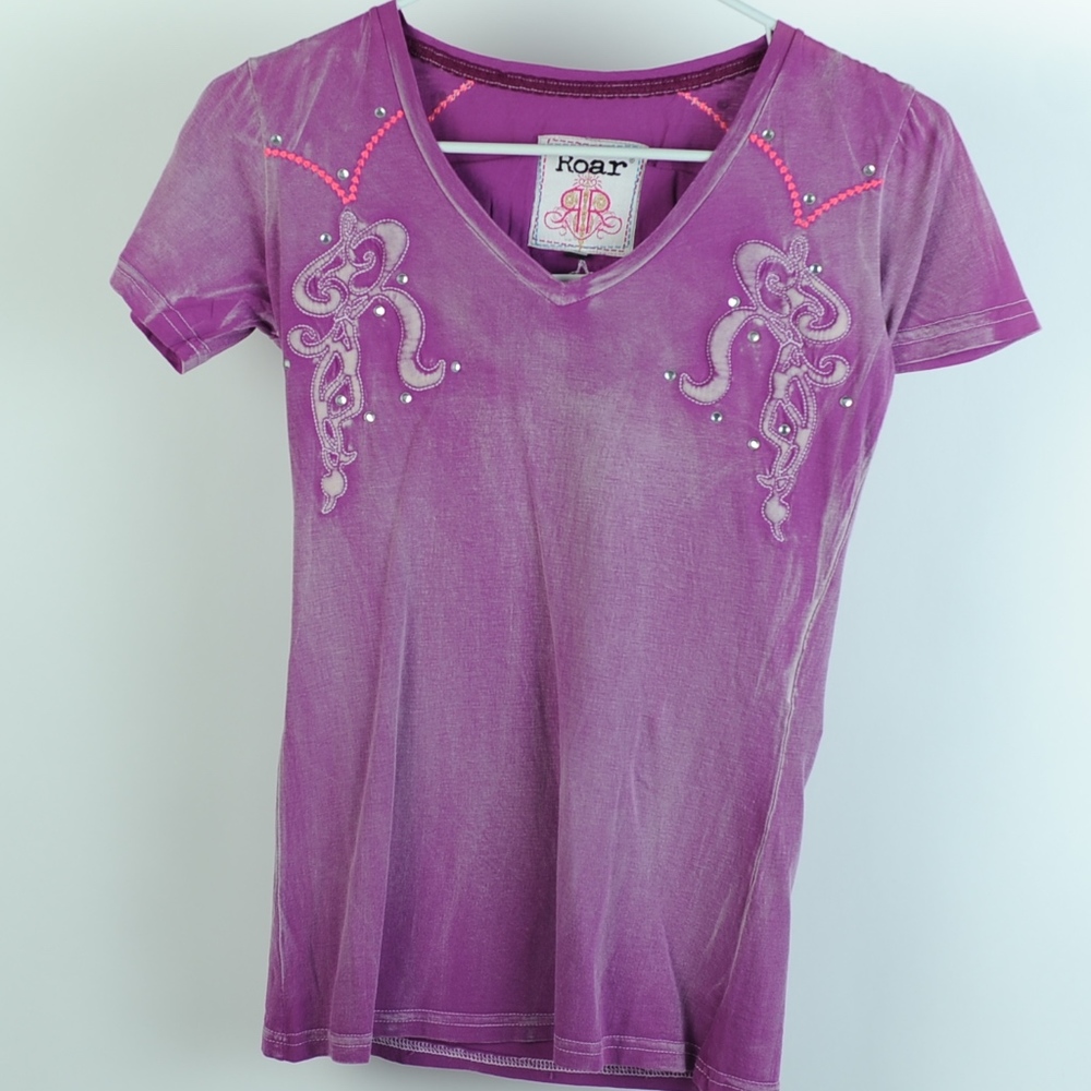 ROAR embroidered rhinestone violet v-neck tee
